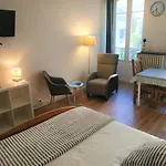 Joli Studio Calme Parking Proche Thermes Et Centre